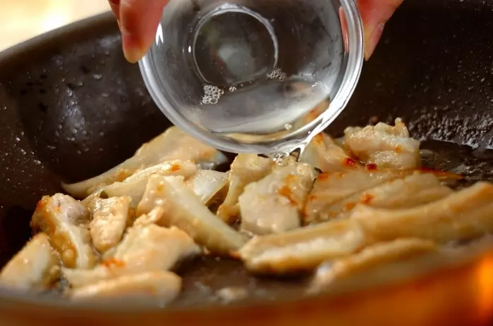 軟骨のガーリック炒めの作り方3