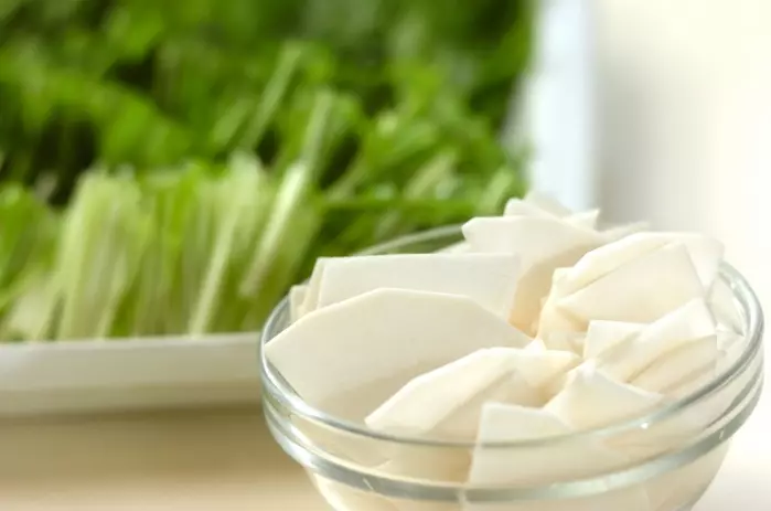 カブのサラダの下準備1