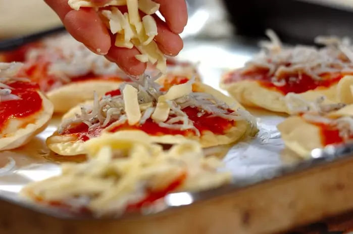 シラスチーズ焼きの作り方2