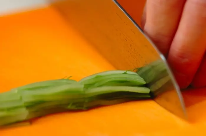 焼きエビ入りお雑煮の下準備2