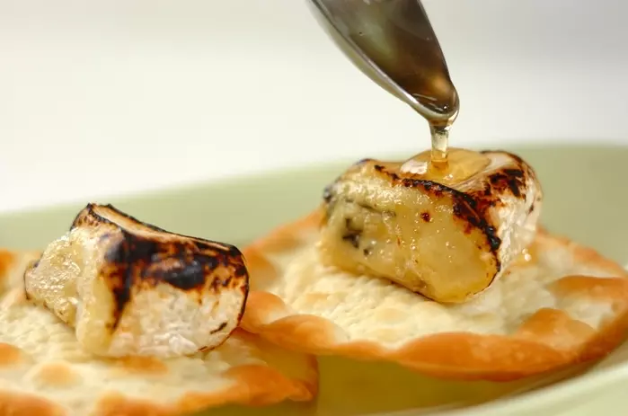 カマンベールのハチミツがけの作り方2