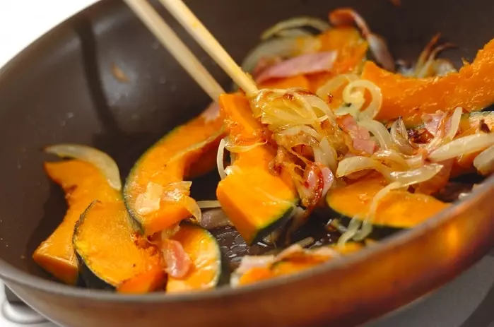 カボチャとベーコンのソテーの作り方2