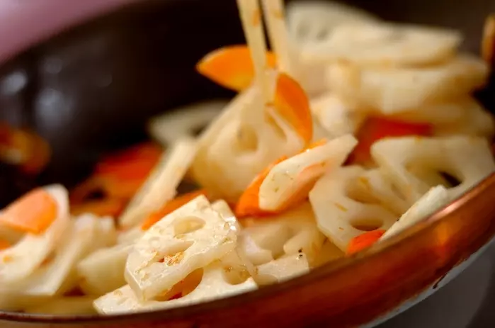 レンコンのナンプラーキンピラの作り方2