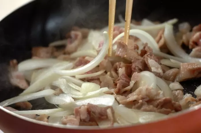 豚肉とブロッコリーのクミン風味グラタンの作り方1