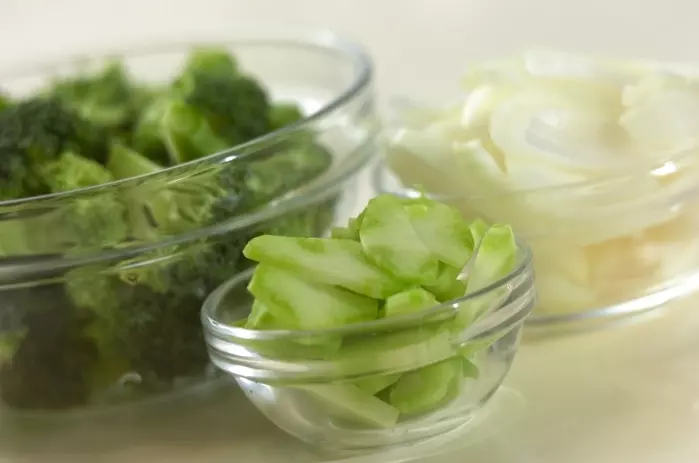 豚肉とブロッコリーのクミン風味グラタンの下準備2