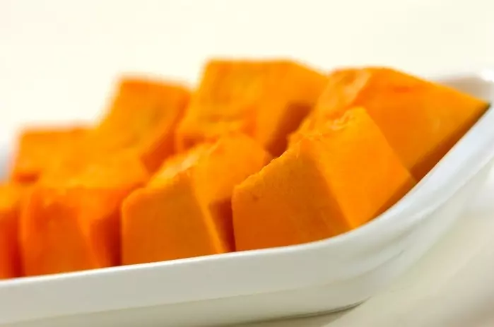 カボチャのクリームチーズ和えの下準備1