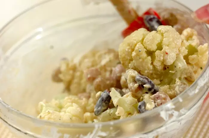 カリフラワーと豆のサラダの作り方2