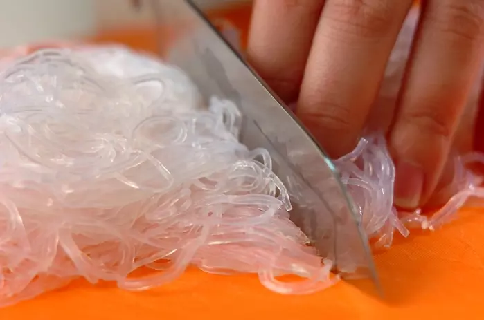 ご飯がすすむ！ピリ辛麻婆春雨の作り方1