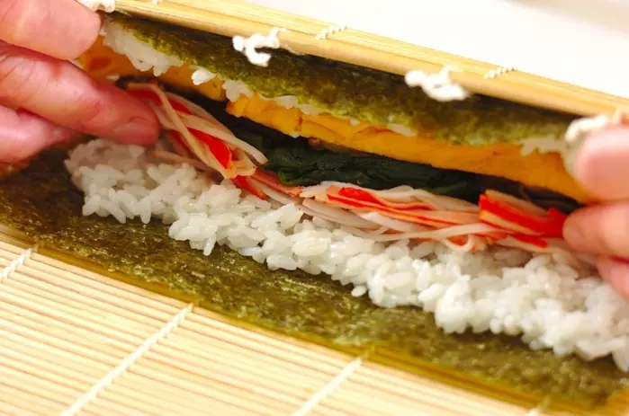 市販品活用で簡単！恵方巻きの作り方4