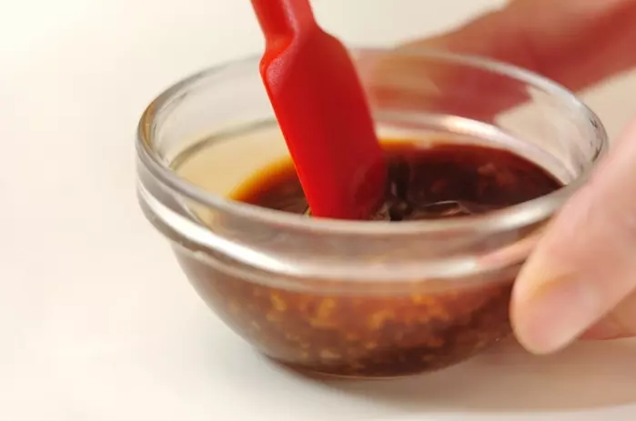 里芋のしょうゆ麹和えの下準備2