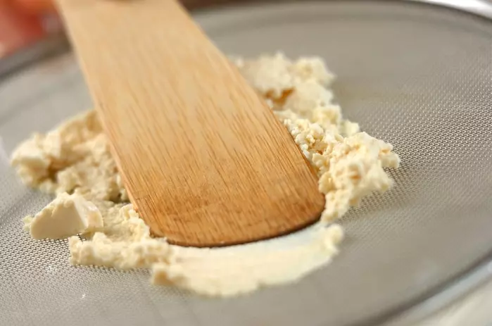 春菊とニンジンの白和えの下準備2