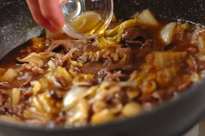 牛肉と白菜のオイスター丼の作り方3