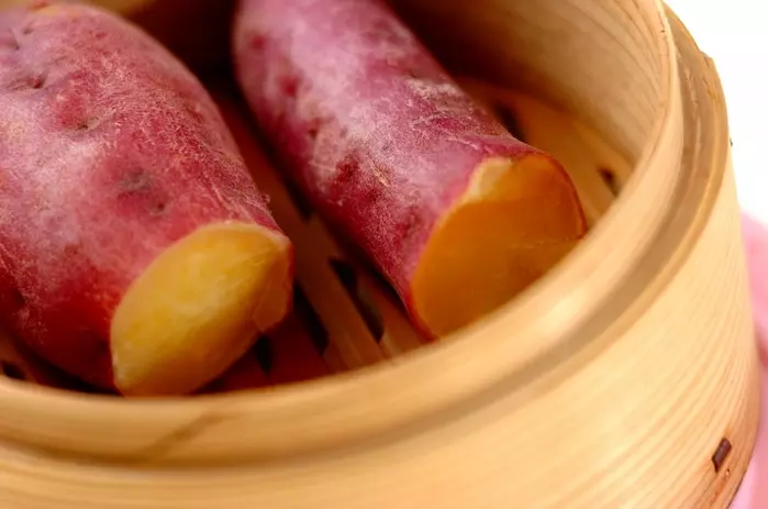 サツマイモのパン粉焼きの下準備1