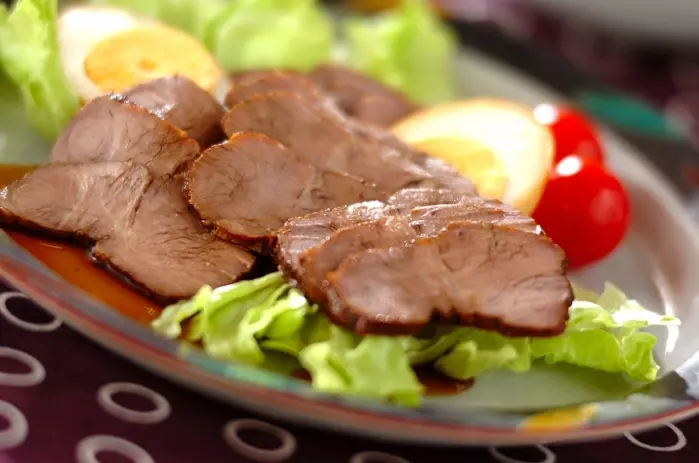 作り置きに!豚肉のやわらか紅茶煮