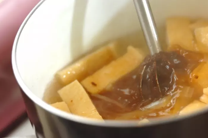 大根と揚げの赤だしみそ汁の作り方2