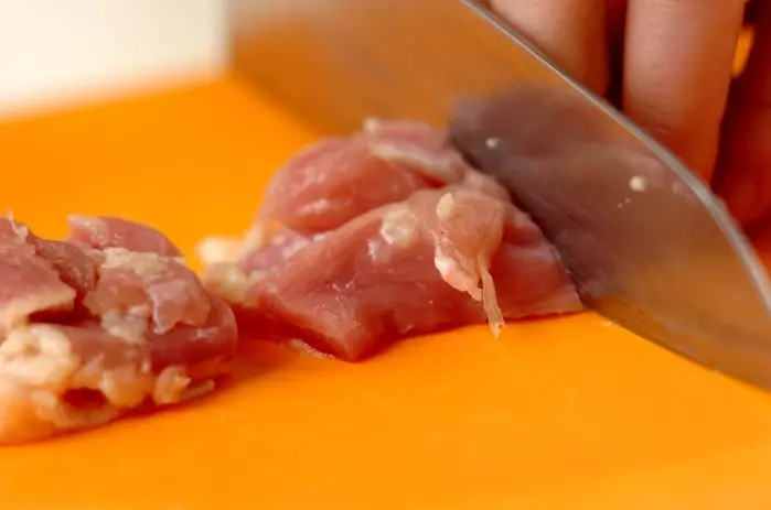 鶏肉の和風ミルクスープ煮の下準備1