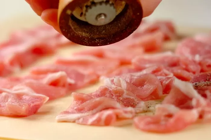 味付け簡単!豚肉キムチの基本レシピ by山下 和美さんの下準備1