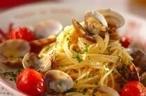 2026年3月23日(月)の献立は「アサリのボンゴレスパゲティー」の献立。カフェで食べるようなイタリアンをお家でどうぞ。ワインが飲みたくなるかも!?