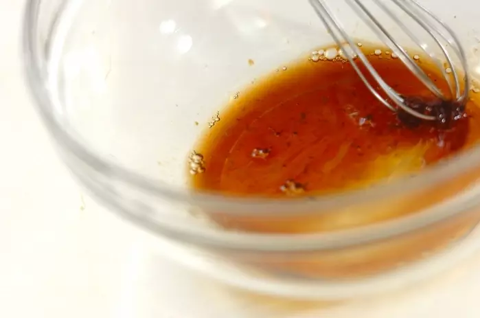 ワカメとカニカマの酢の物の下準備2