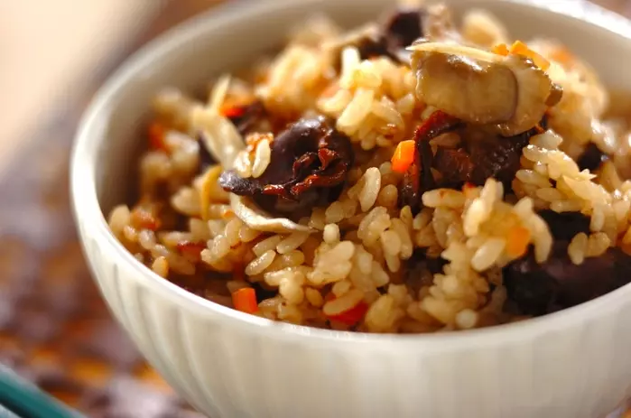 味付け赤貝の炊き込みご飯