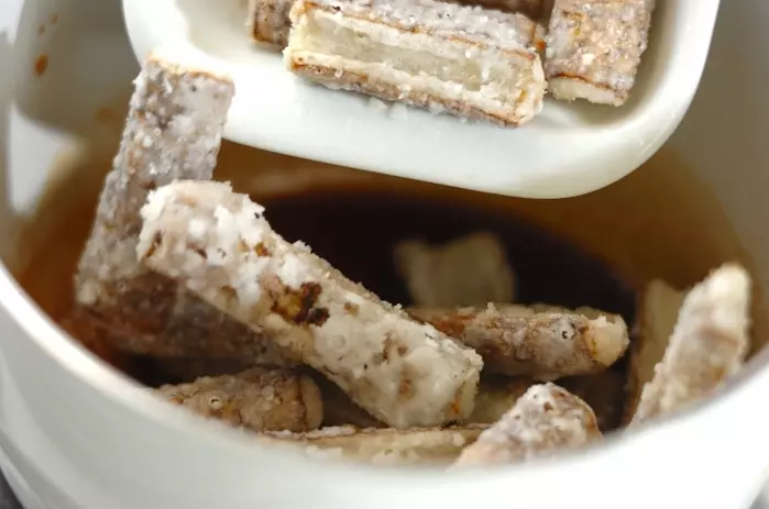 お箸が止まらない!ゴボウの甘辛揚げの作り方2