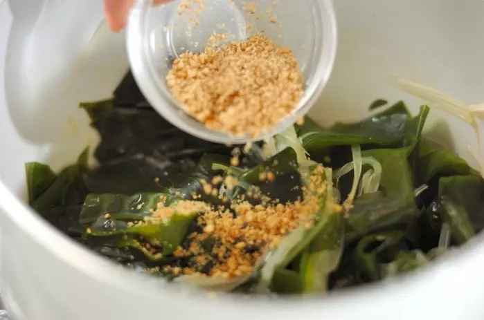 ネギとワカメのだし煮の作り方2