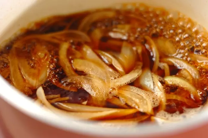 甘辛でご飯がススム！絹ごし豆腐の卵とじ丼の作り方1