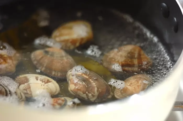 アサリと菜の花のお吸いものの作り方1