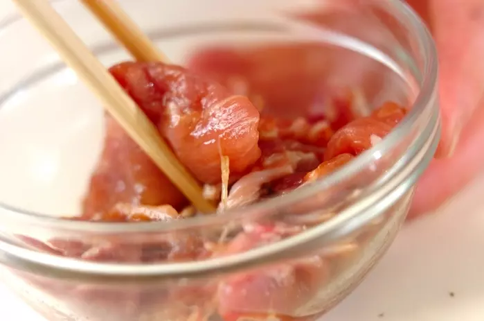 豆腐とオカヒジキのチャンプルーの下準備2