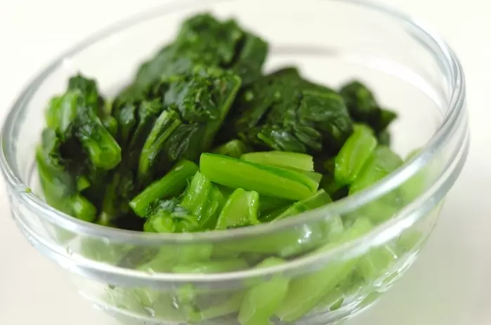 箸休めに 簡単カブの塩昆布和えの下準備2