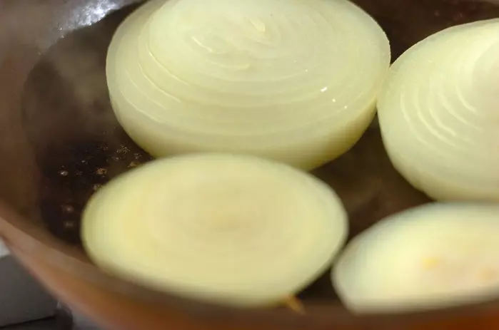 玉ネギのステーキの作り方1