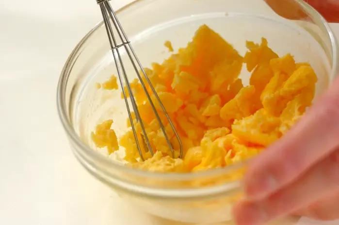 電子レンジで簡単チャーハンの作り方1