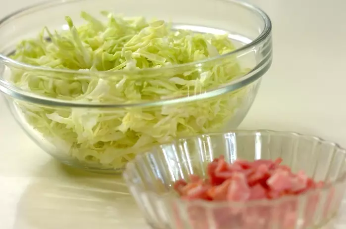 炒めキャベツのオープンサンドの下準備2