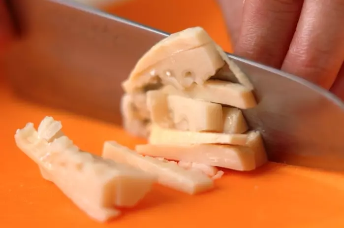 具だくさんニラ玉スープの下準備1