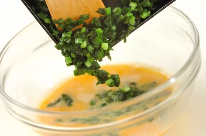 ニラとシラスの厚焼き卵の作り方2