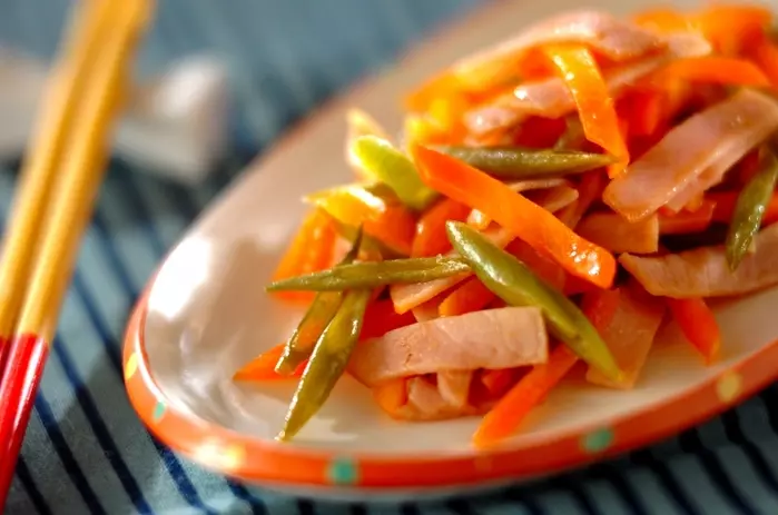 ニンジンとハムの甘酢炒め