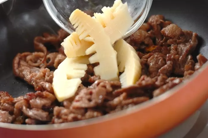 牛肉とトマトの中華炒めの作り方1