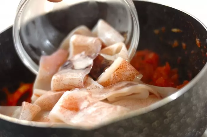 やわらかイカのトマト煮の作り方3