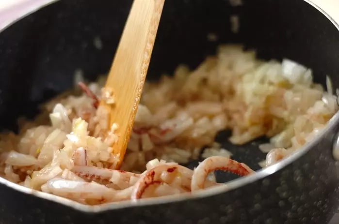 やわらかイカのトマト煮の作り方1