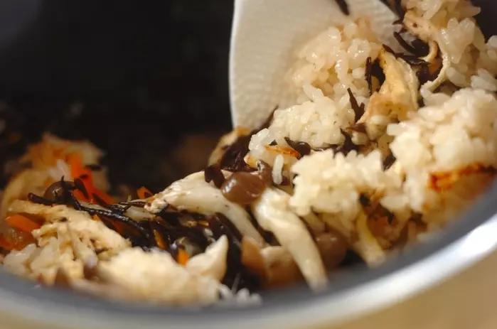 ナッツ入りジューシー(沖縄炊き込みご飯)の作り方2