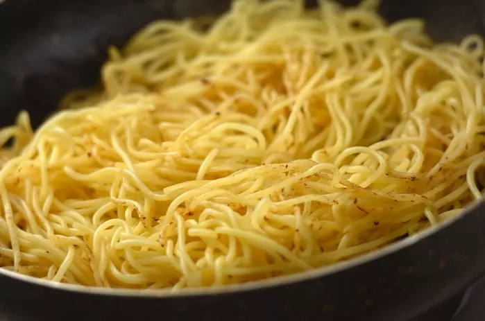 イカのオイスター焼きそばの作り方2