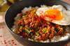 【今日の献立】2026年10月1日(木)「ピリ辛みそそぼろご飯」