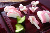 こんにちは。梅マイスターの豊島です。<br />12月も中旬に差し掛かり、いよいよ師走らしくなってきましたね。<br />今年はコロナの影響もあり、年末年始もおうちでゆっくりされる方が多いと思います。<br />帰省されない方が多いせいか、30万円もするおせちが完売！なんてニュースも目にしました。