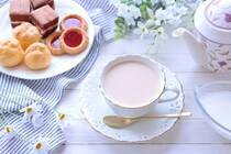 ミルクたっぷりな甘い紅茶を飲んでほっと一息、ちょっとしたご褒美にロイヤルミルクティーはぴったりですよね。市販のロイヤルミルクティーも美味しいですが、自分へのご褒美におうちでロイヤルミルクティーを楽しんでみてはいかがでしょうか？甘くて深いロイヤルミルクティーの世界をご紹介します。