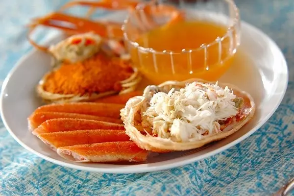 ゆでカニのオレンジソース添え