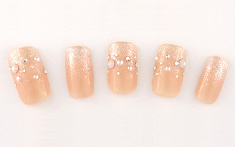 【今日のネイル】キラキラ好き女子必見☆ヌーディーきらめきネイル