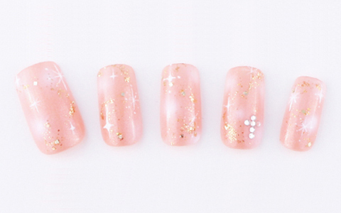 【今日のネイル】特別な日にしたい、きらめきピンクネイル