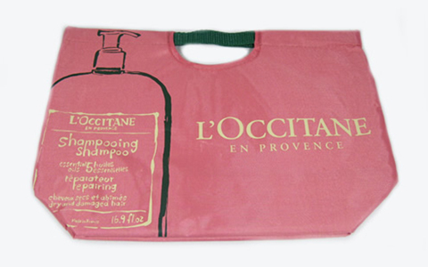 【最新雑誌付録情報】「MAQUIA」2011年10月号の付録は「マキア×ロクシタン BEAUTYスパ★バッグ」