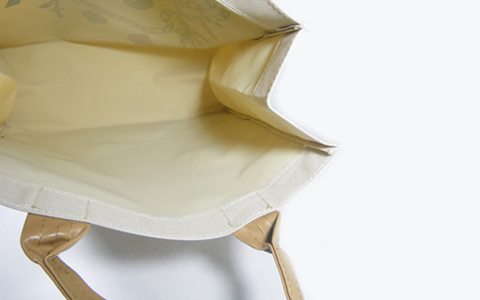 【最新雑誌付録情報】「美的」2011年10月号の付録は「アビステ チャームプリント★トートバッグ」