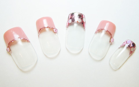 ラメピンクがポイント☆スウィートピンクネイル
